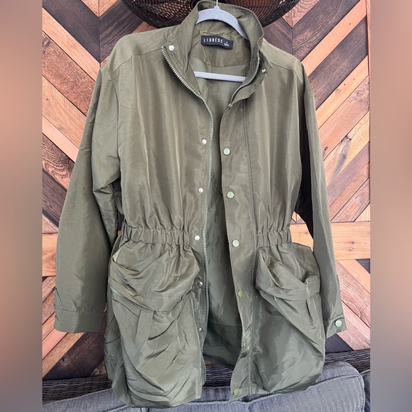 Lioness Quentin Parachute Jacket Size Small Army Green - Picture 11 of 12